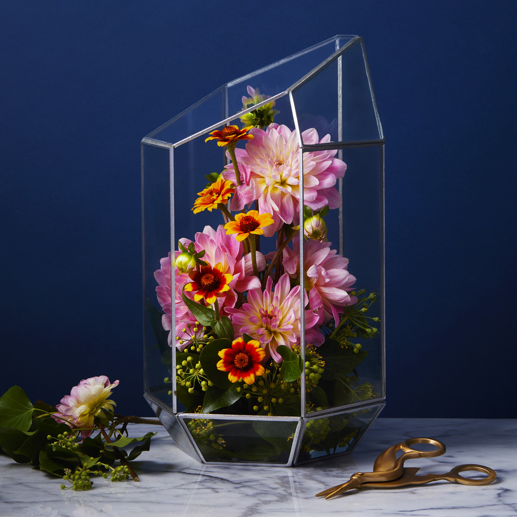 marigold-flowers-terrarium-ultramarine_floral_ty-mecham_emily-harris
